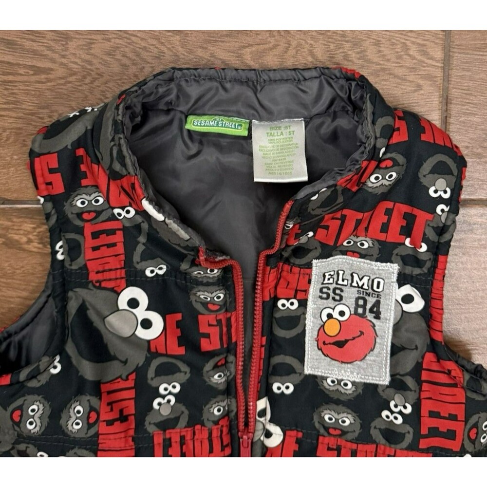 Toddler Boys Elmo Sesame Street Puffer Vest All Over Print Elmo Size 5T - Picture 4 of 5